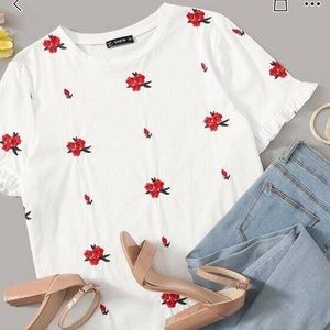 Embroidery floral ruffle cuff tee